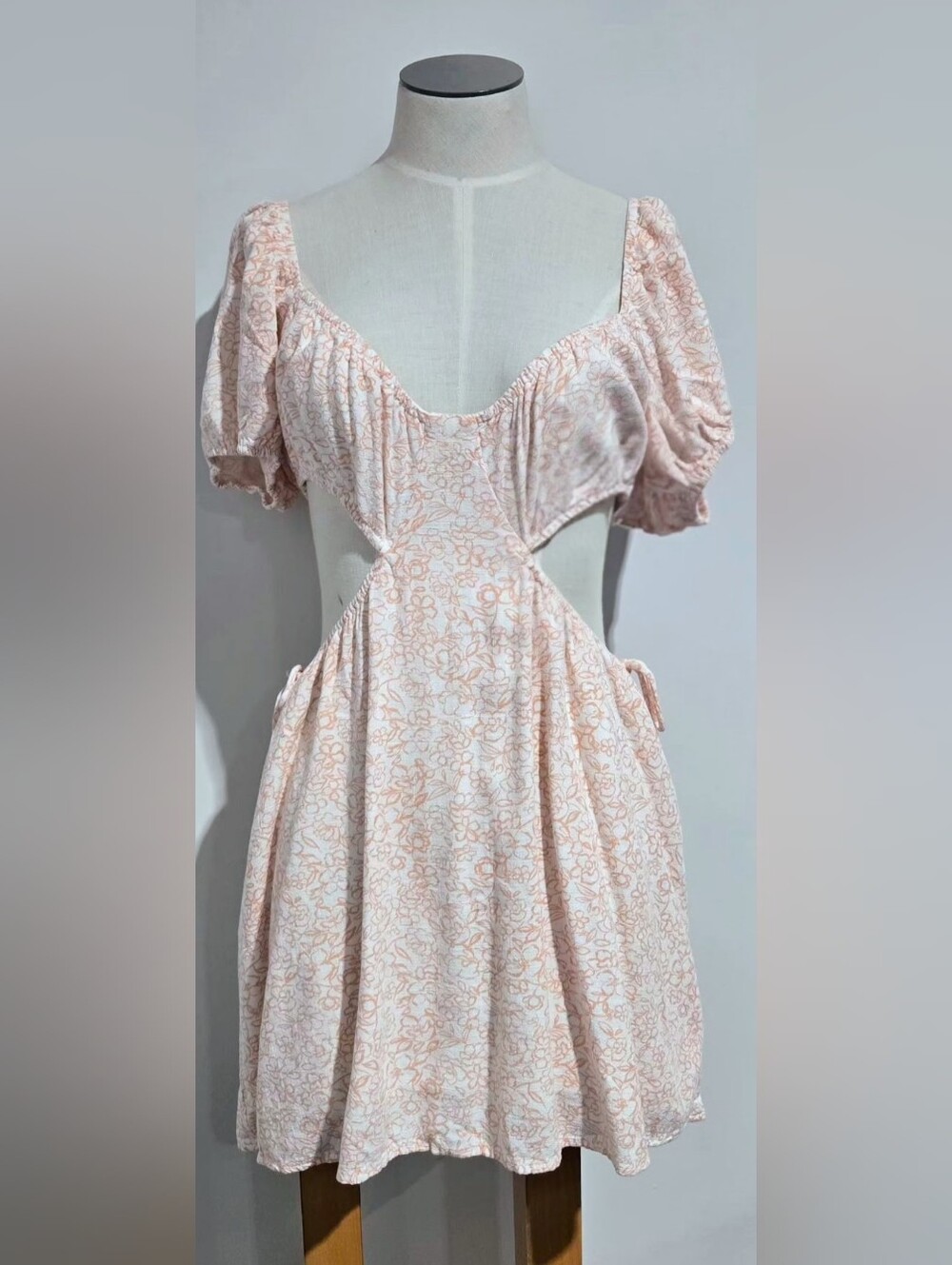 Le Lis Peach Floral Cutout Puff Sleeve Mini Dress